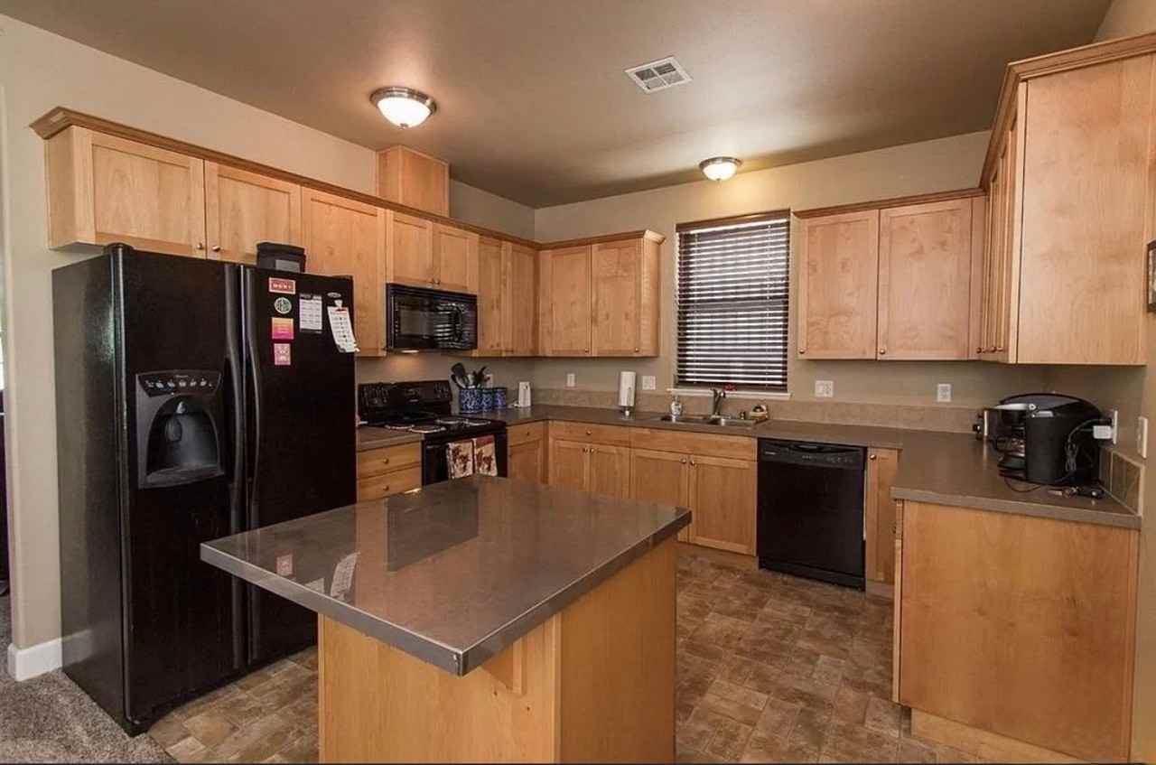 63160 Lancaster St - Photo 4 of 11