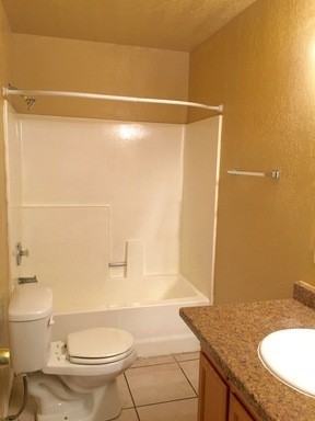 3021 N 24th Dr - Photo 6 of 12