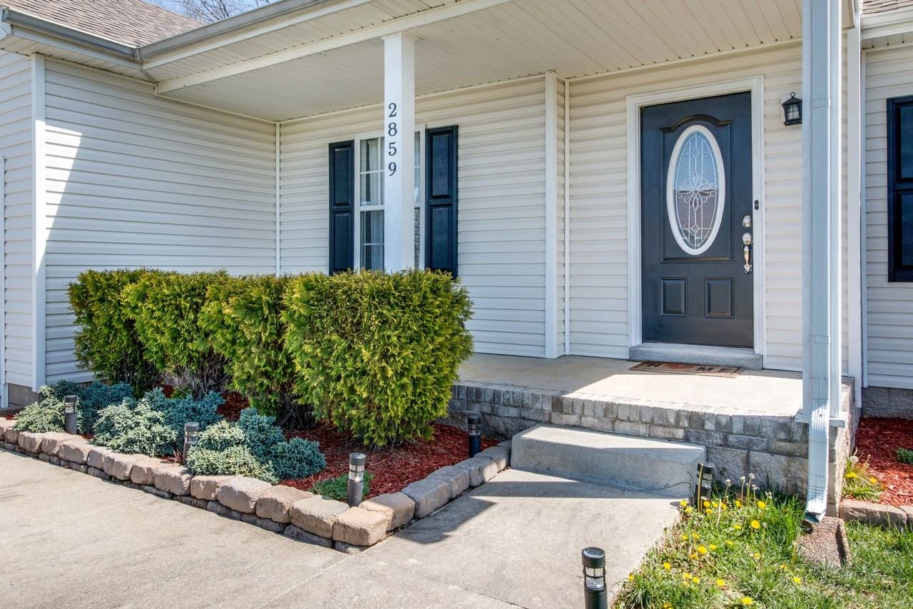 2859 Teakwood Dr - Photo 2 of 26