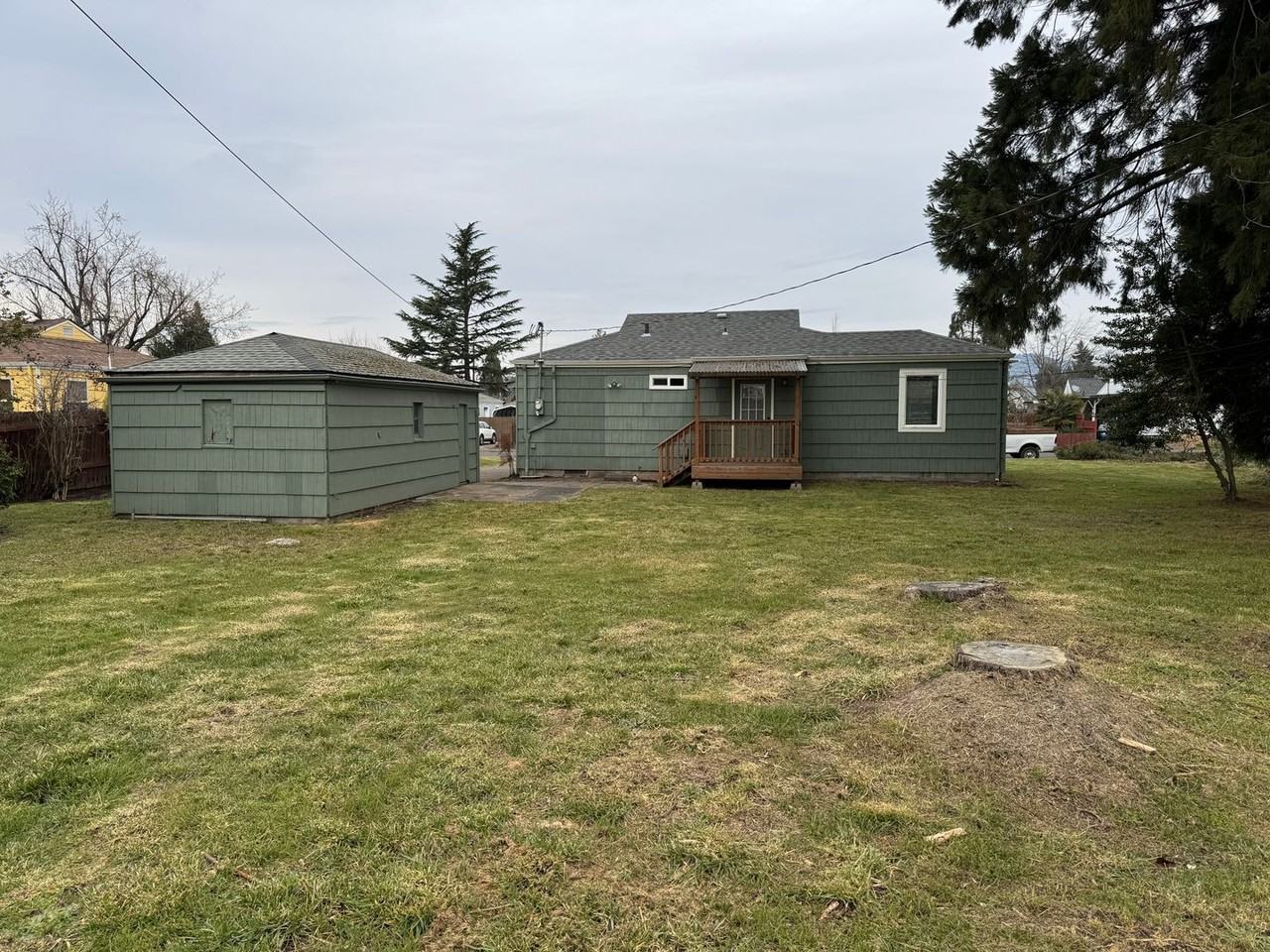 1835 F St - Photo 4 of 34