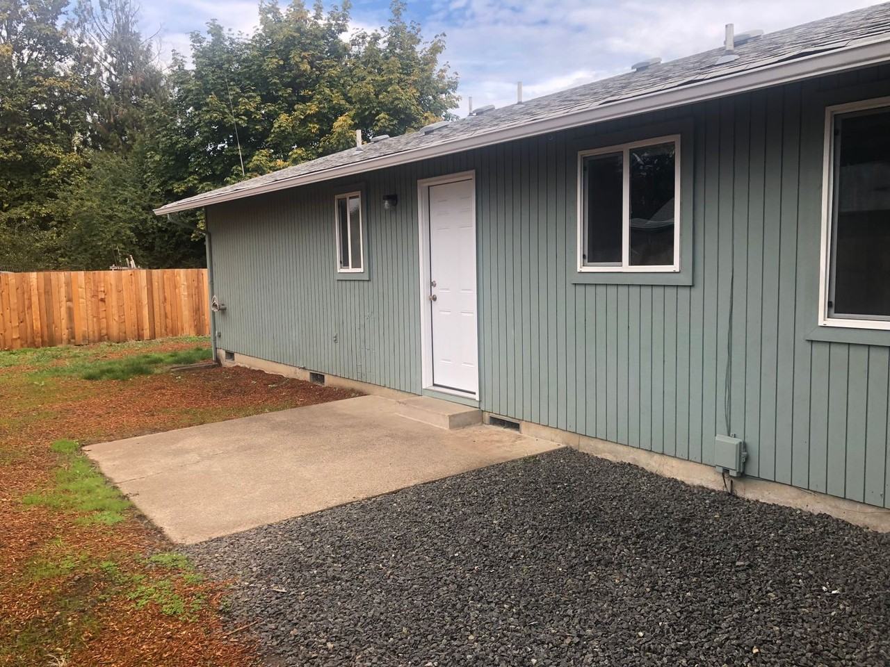 4548 Daisy St - Photo 3 of 25