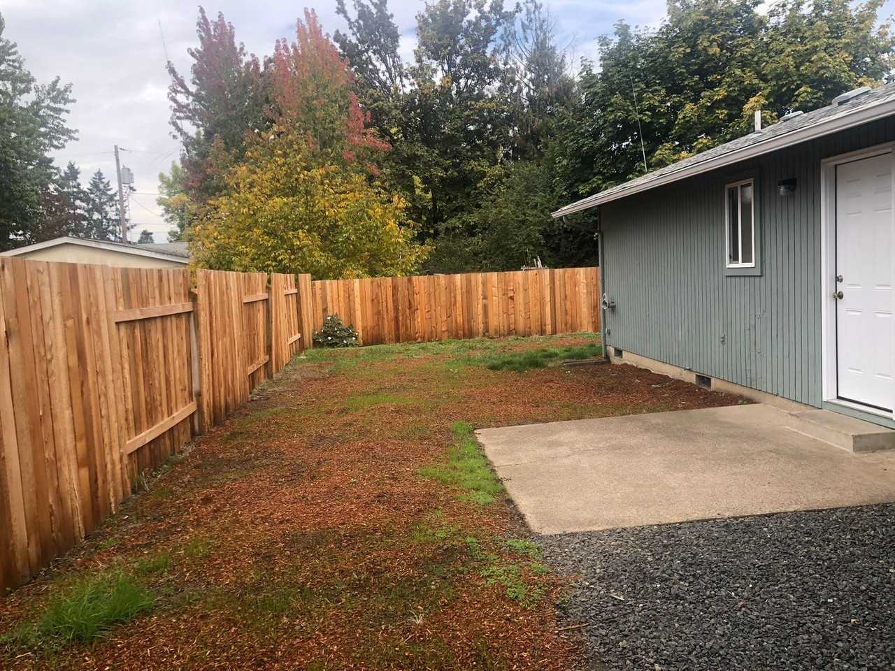 4548 Daisy St - Photo 4 of 25