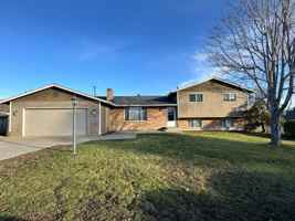 featured image of 407 N 58th Ave