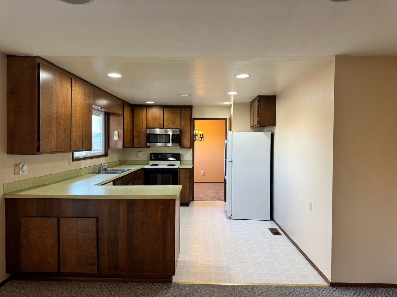 407 N 58th Ave - Photo 4 of 22