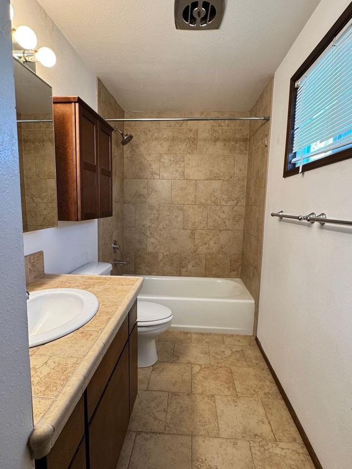 407 N 58th Ave - Photo 6 of 22