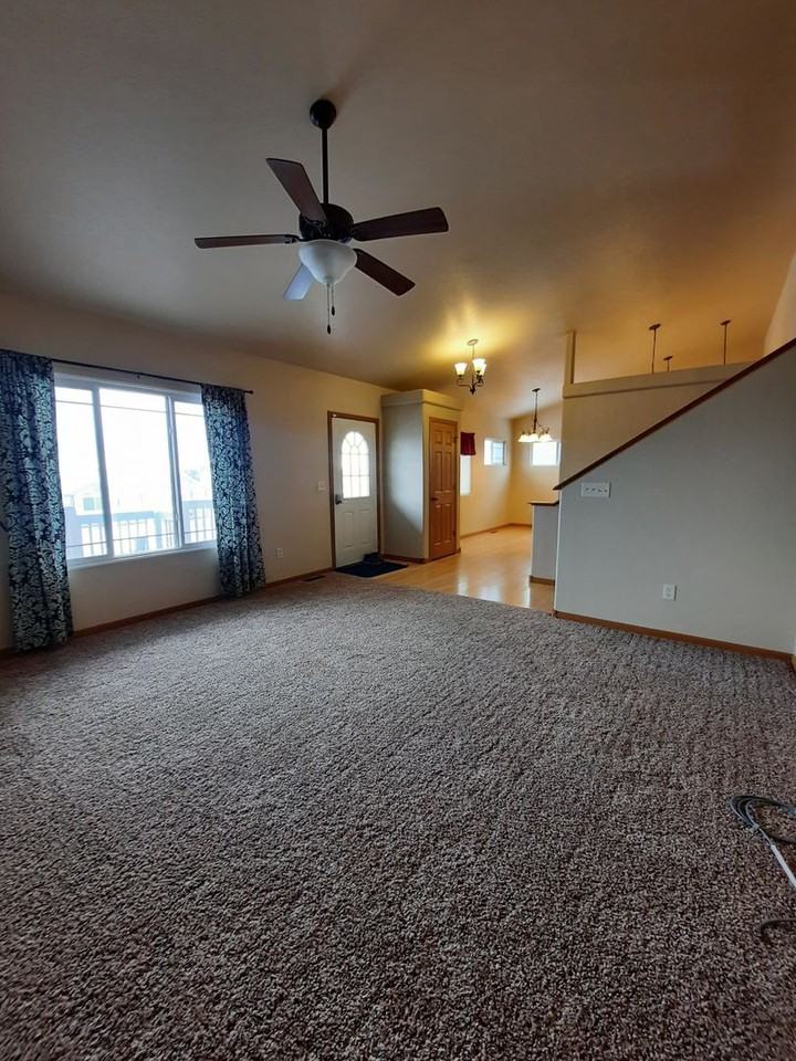 4901 Coal Bank Dr - Photo 4 of 23