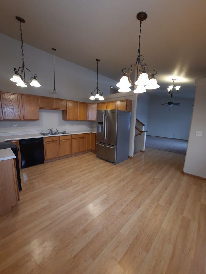 4901 Coal Bank Dr - Photo 5 of 23