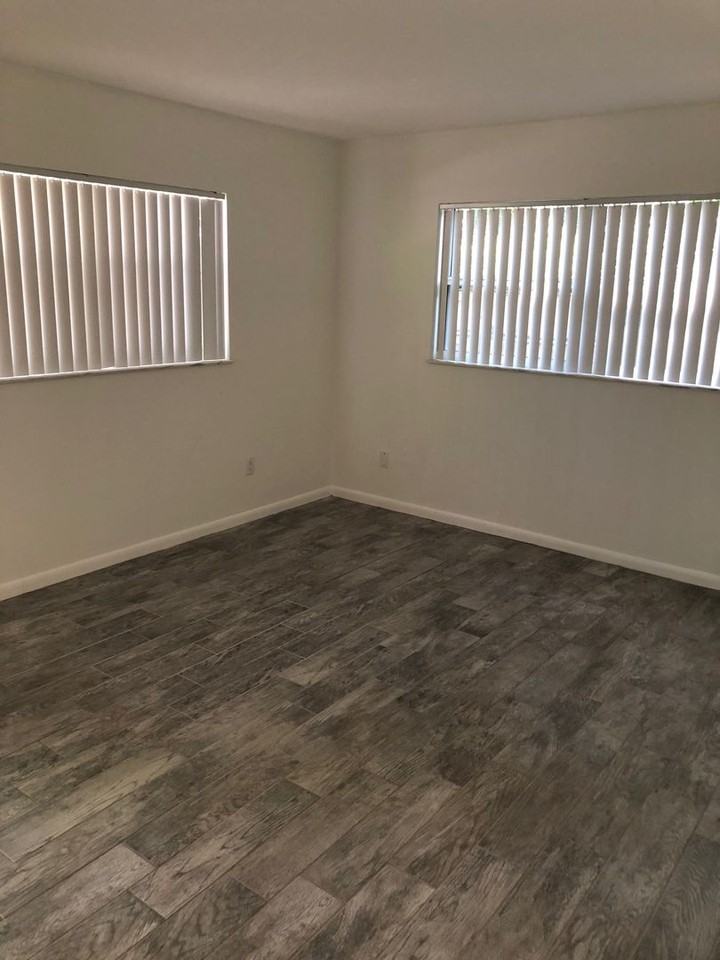 4040 Nw 19th Pl - Photo 6 of 14