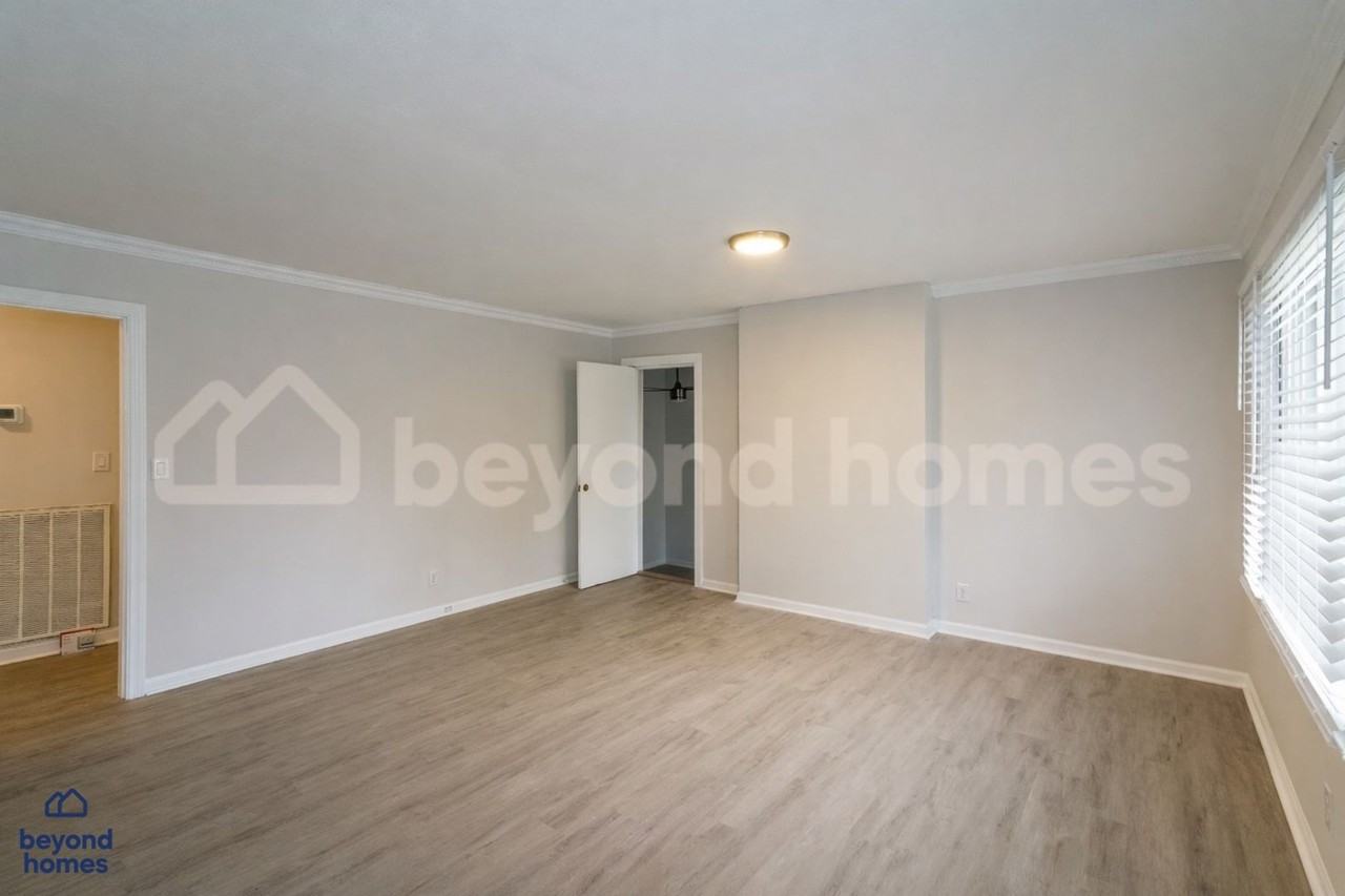 916 Julian Rd - Photo 4 of 19