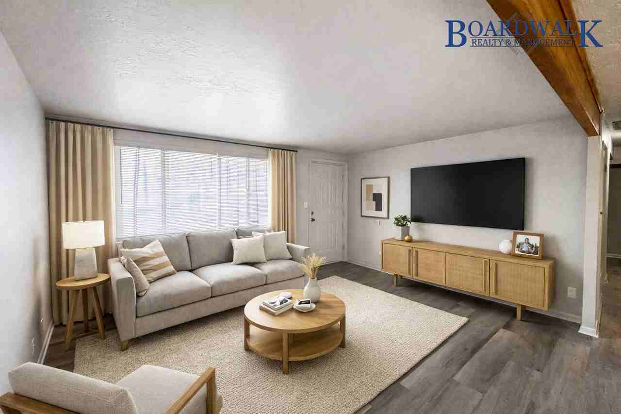 10175 S Amaryllis Dr - Photo 2 of 34