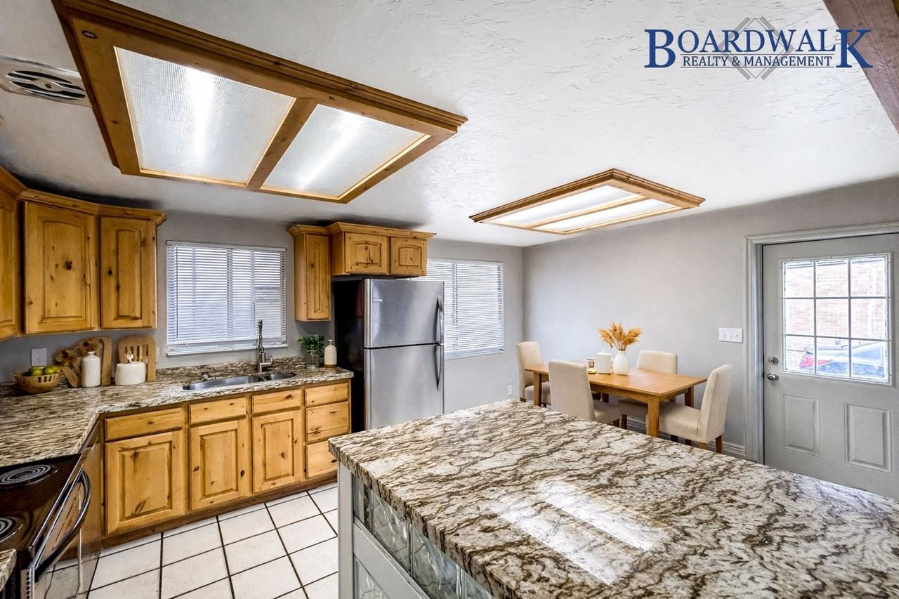 10175 S Amaryllis Dr - Photo 6 of 34