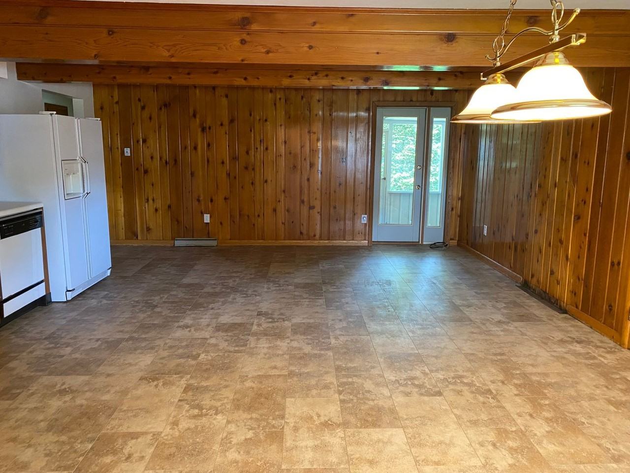 607 46th St - Photo 4 of 13