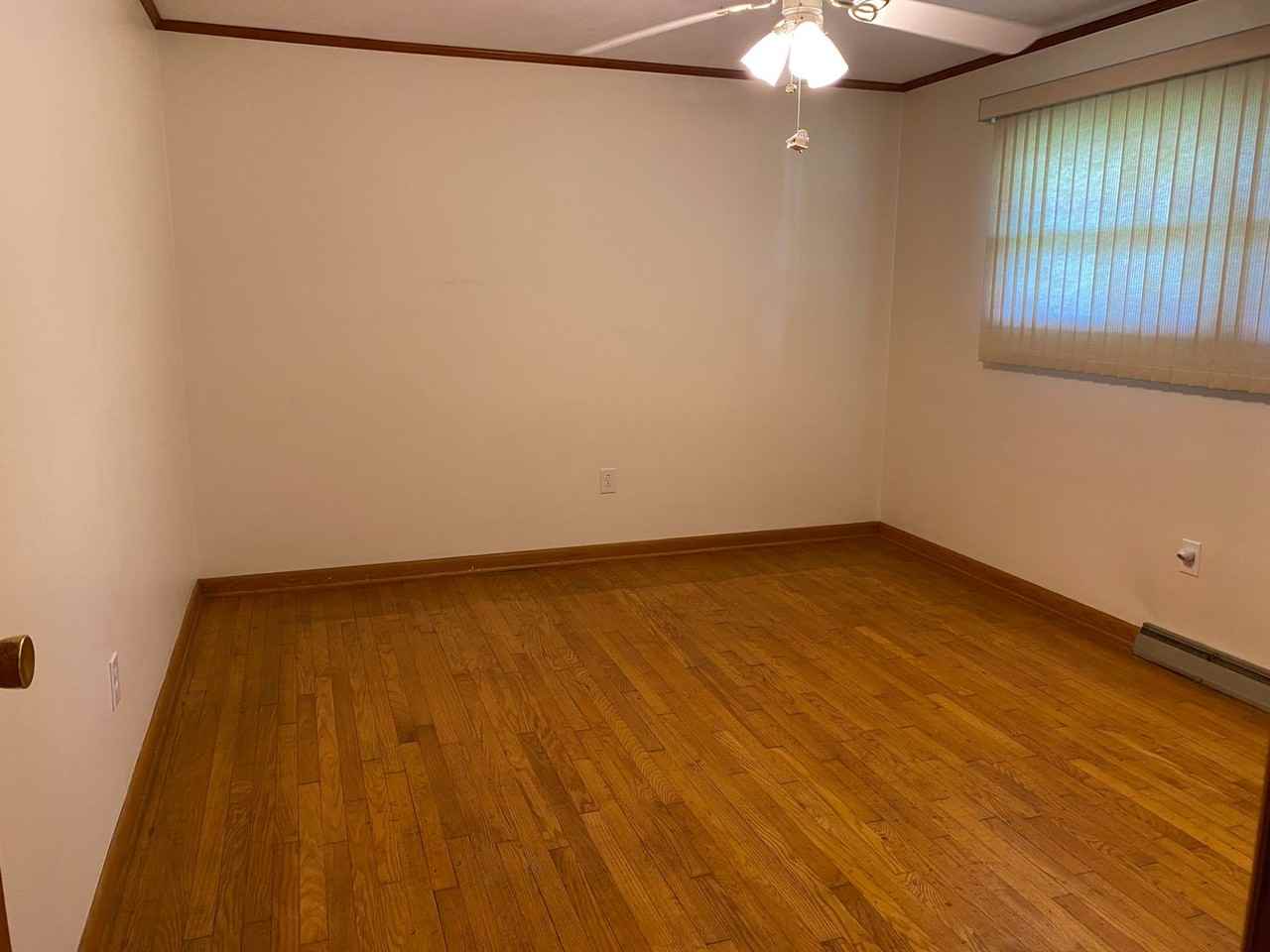 607 46th St - Photo 5 of 13