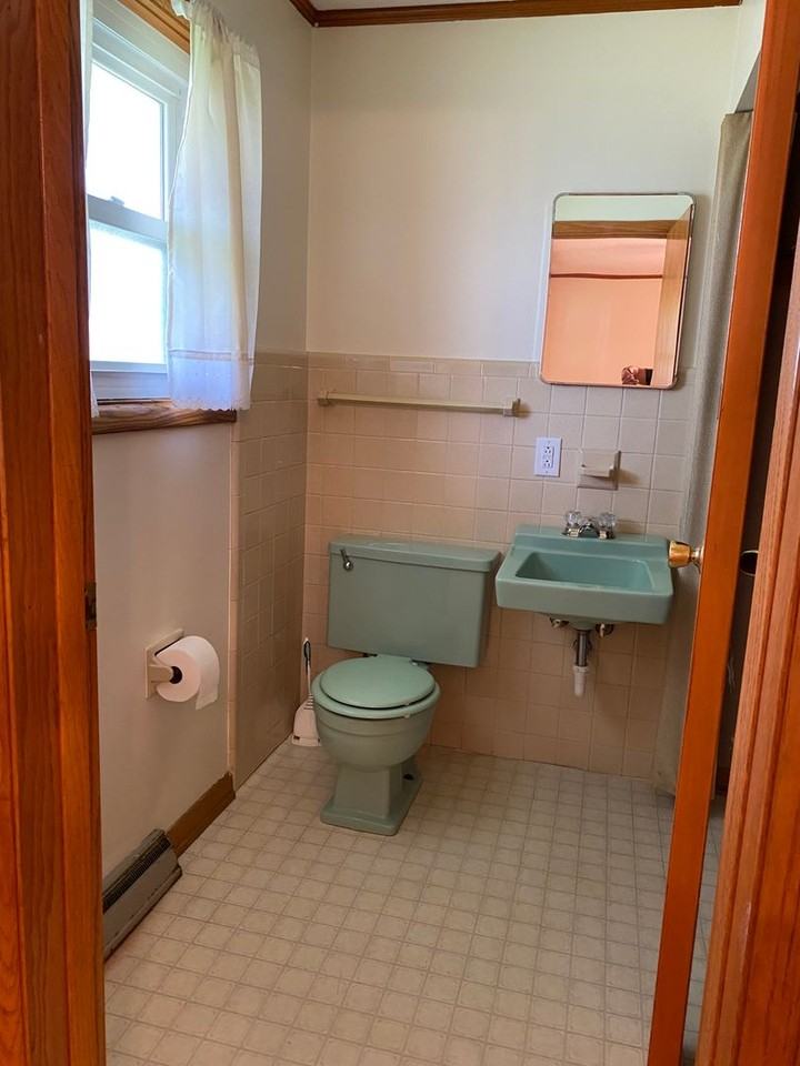 607 46th St - Photo 6 of 13