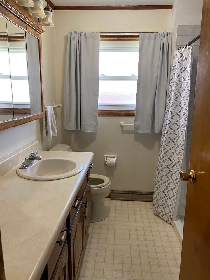 607 46th St - Photo 7 of 13