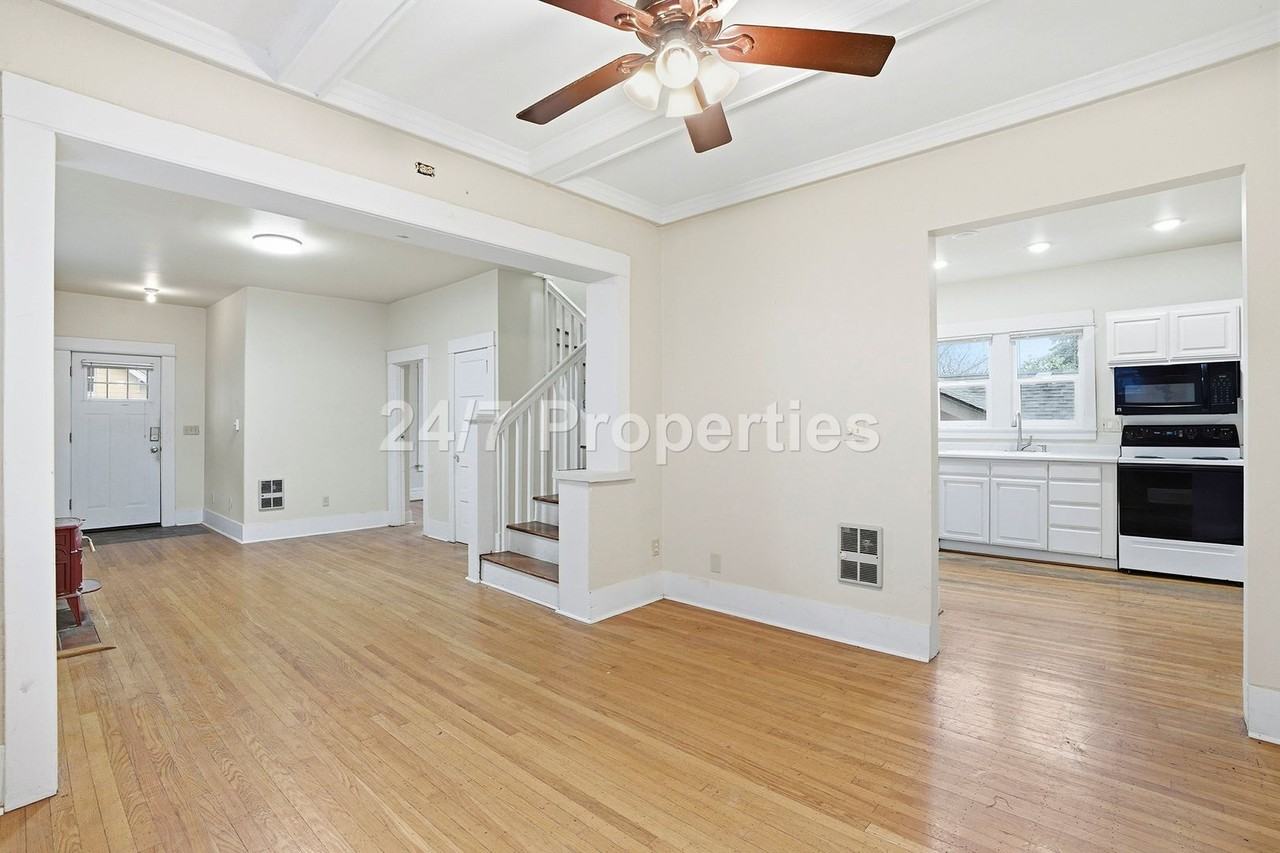 3320 Se 54th Ave - Photo 6 of 31