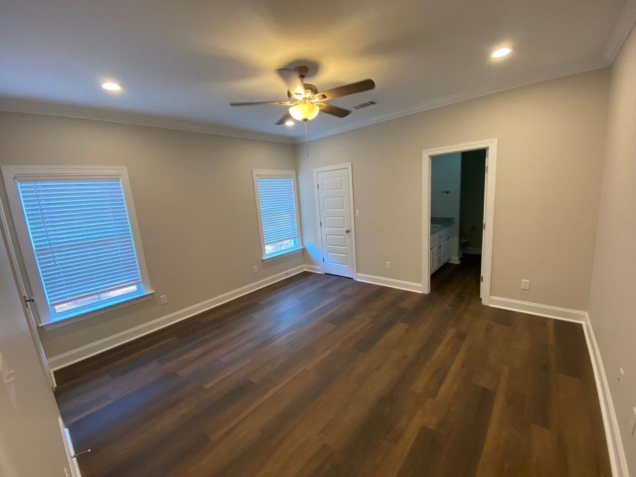 3430 Bellingham Ln - Photo 7 of 14