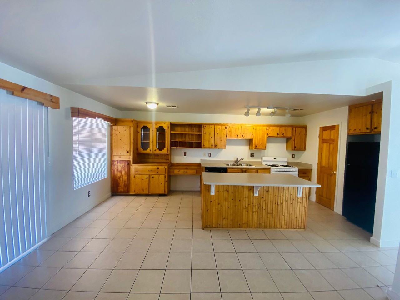 3122 Flower Garden Ct - Photo 6 of 19