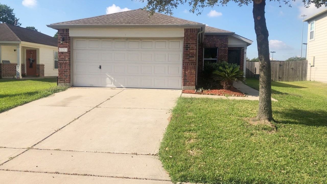 12211 Windsor Bay Ct - Photo 2 of 16