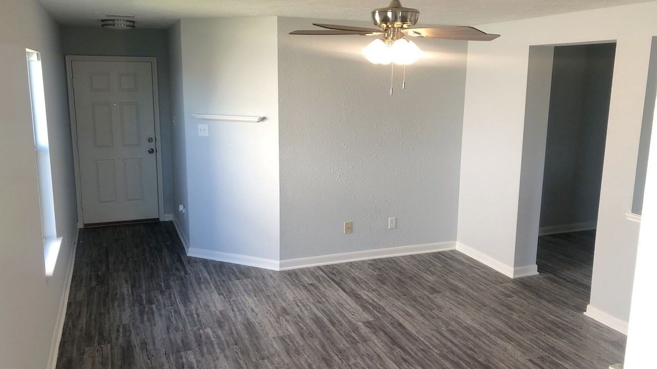 12211 Windsor Bay Ct - Photo 5 of 16