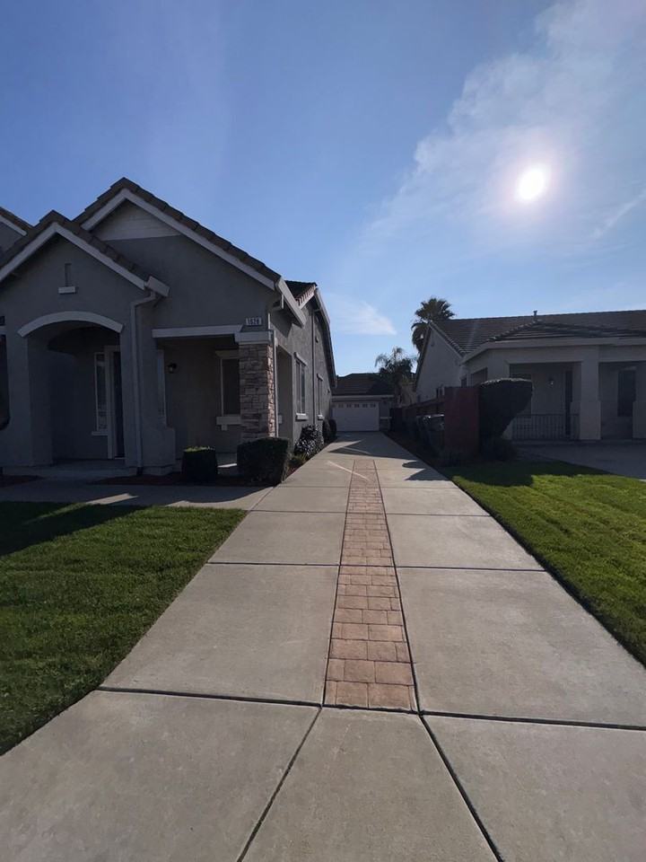 1628 Tucson Cir - Photo 2 of 17