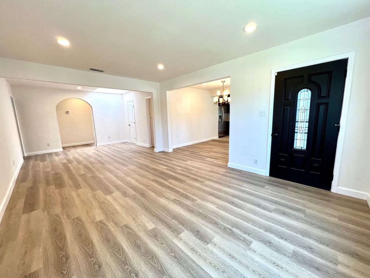 2756 Federal Ave - Photo 2 of 15