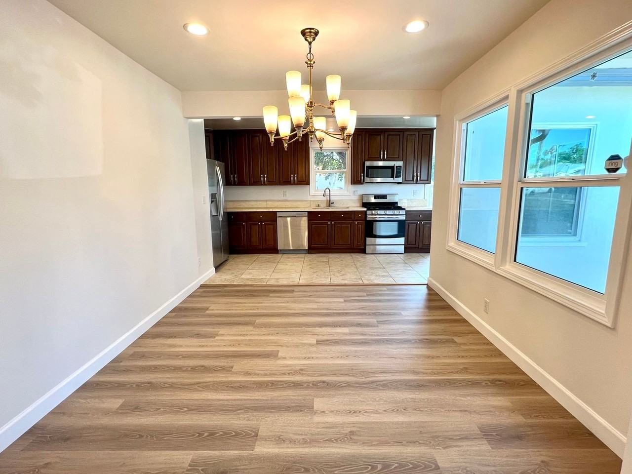 2756 Federal Ave - Photo 4 of 15