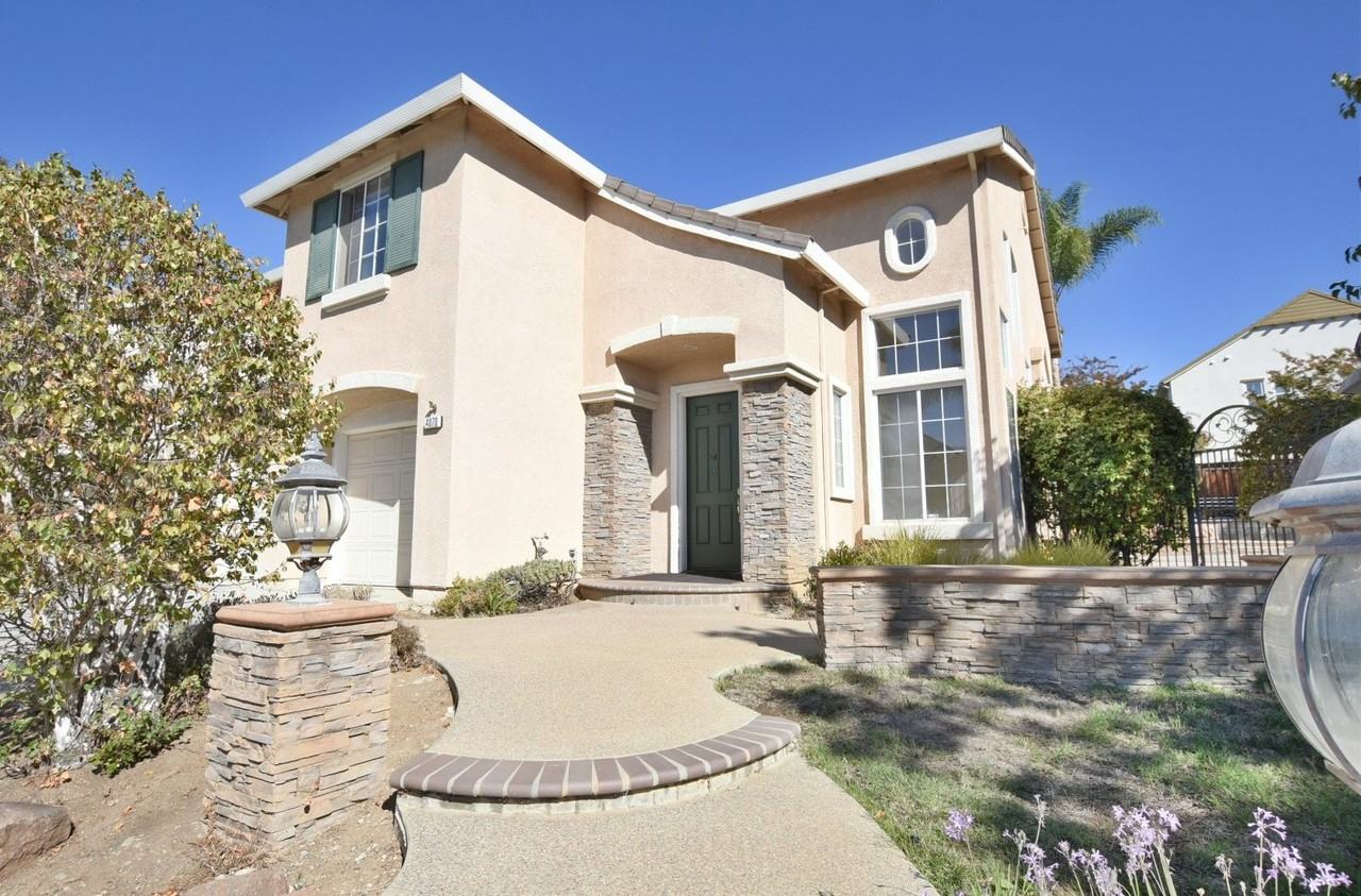 4070 Carracci Ln - Photo 2 of 24