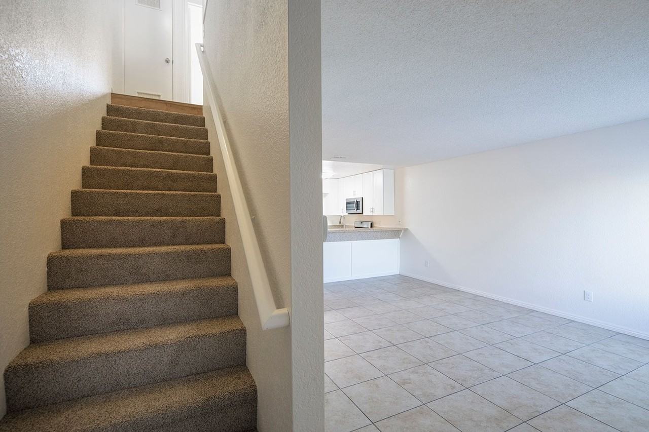 233 Elm Ave - Photo 4 of 19