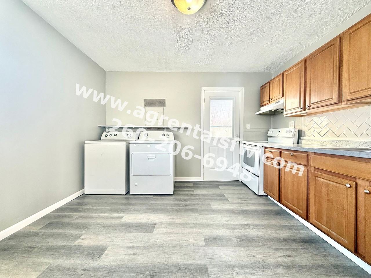 401 Dalgren Ave - Photo 4 of 13