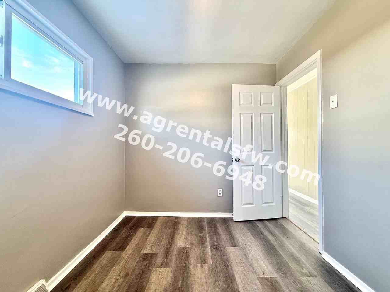 401 Dalgren Ave - Photo 7 of 13