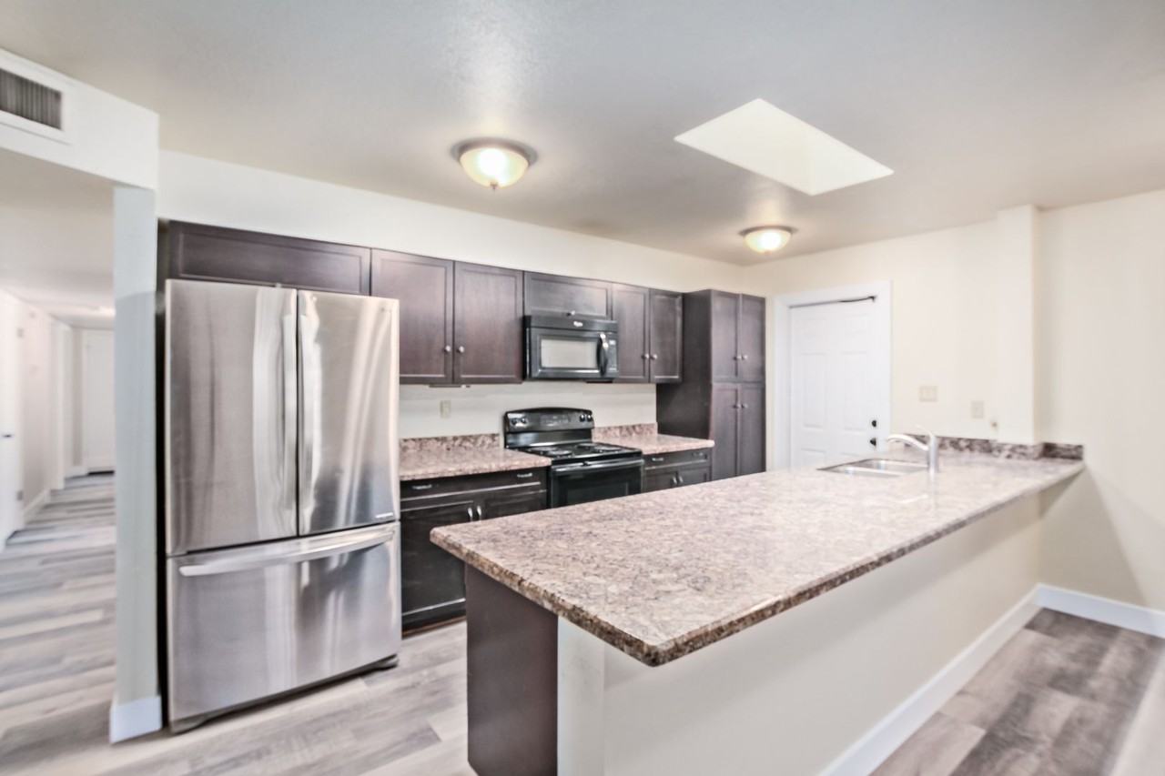 932 E Concorda Dr - Photo 7 of 27