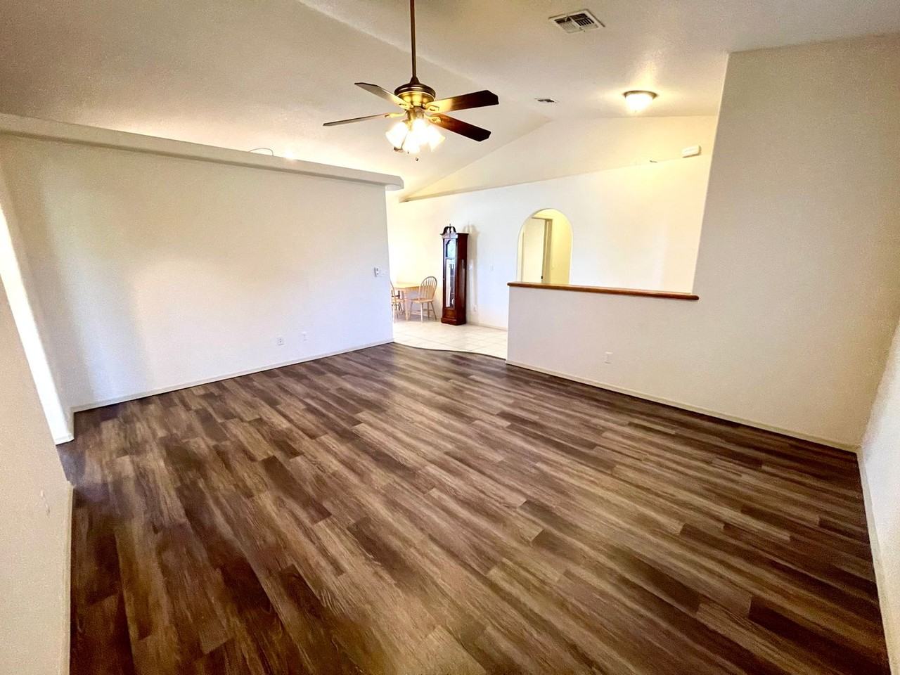 3854 N Diamond Dr - Photo 6 of 33