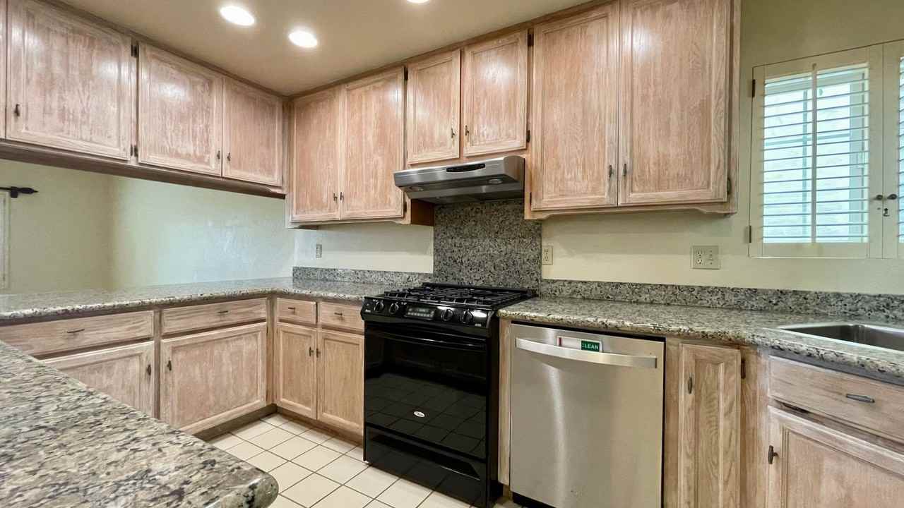 585 Bluerock Dr - Photo 2 of 22