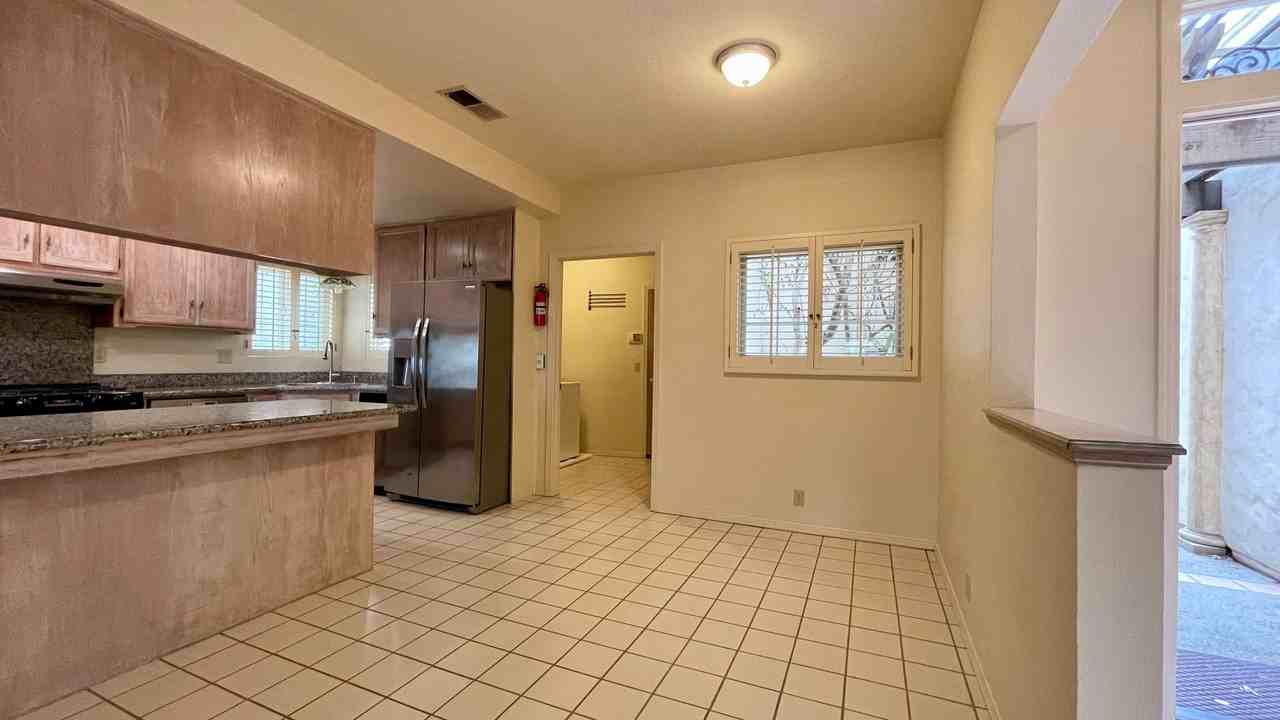 585 Bluerock Dr - Photo 3 of 22