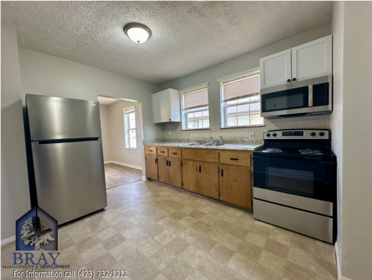 1353 Willow St - Photo 4 of 10