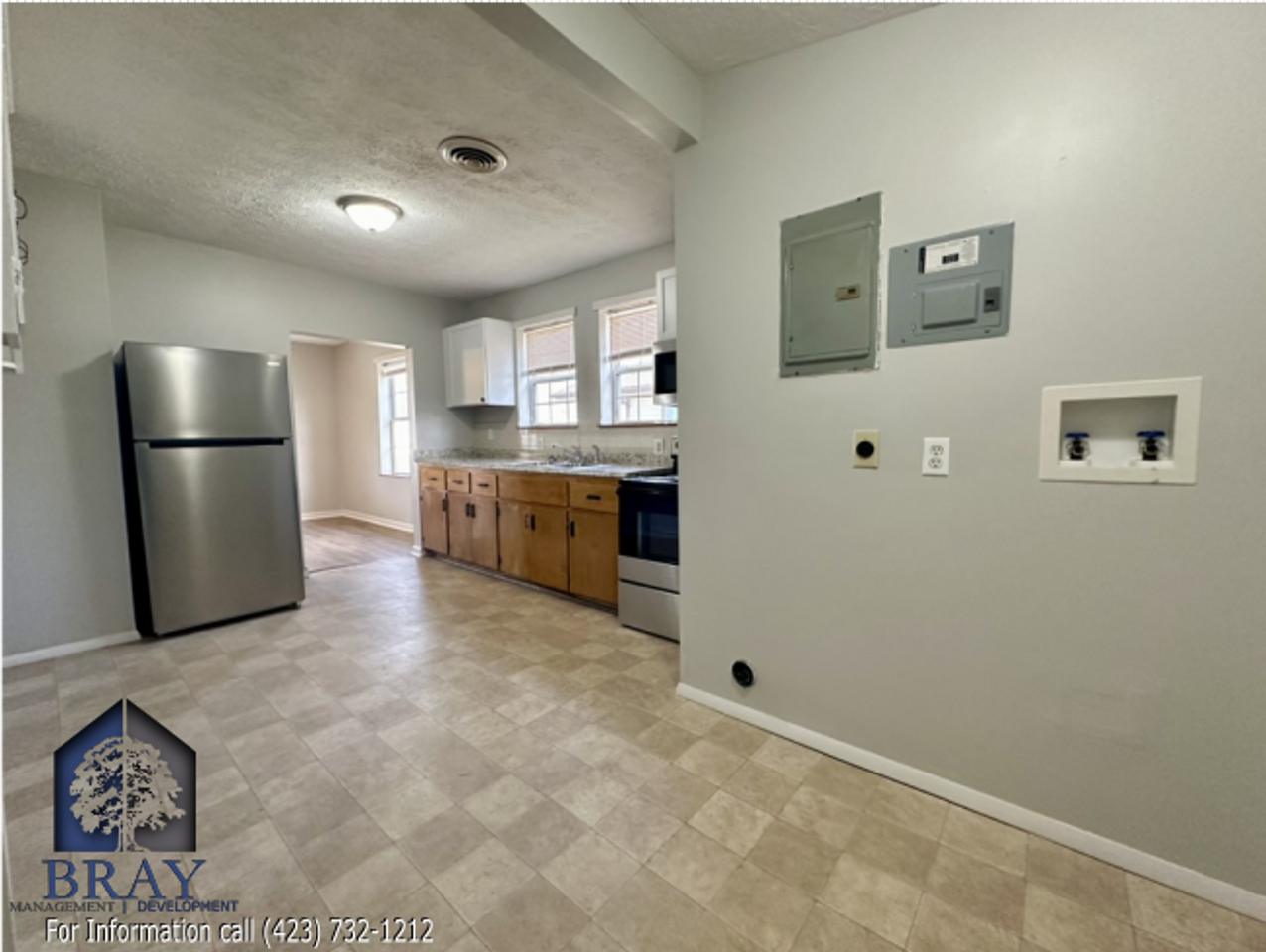 1353 Willow St - Photo 5 of 10