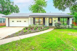 featured image of 1422 Wisterwood Dr