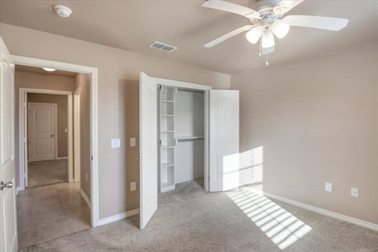 4041 Stonebridge Dr - Photo 4 of 21