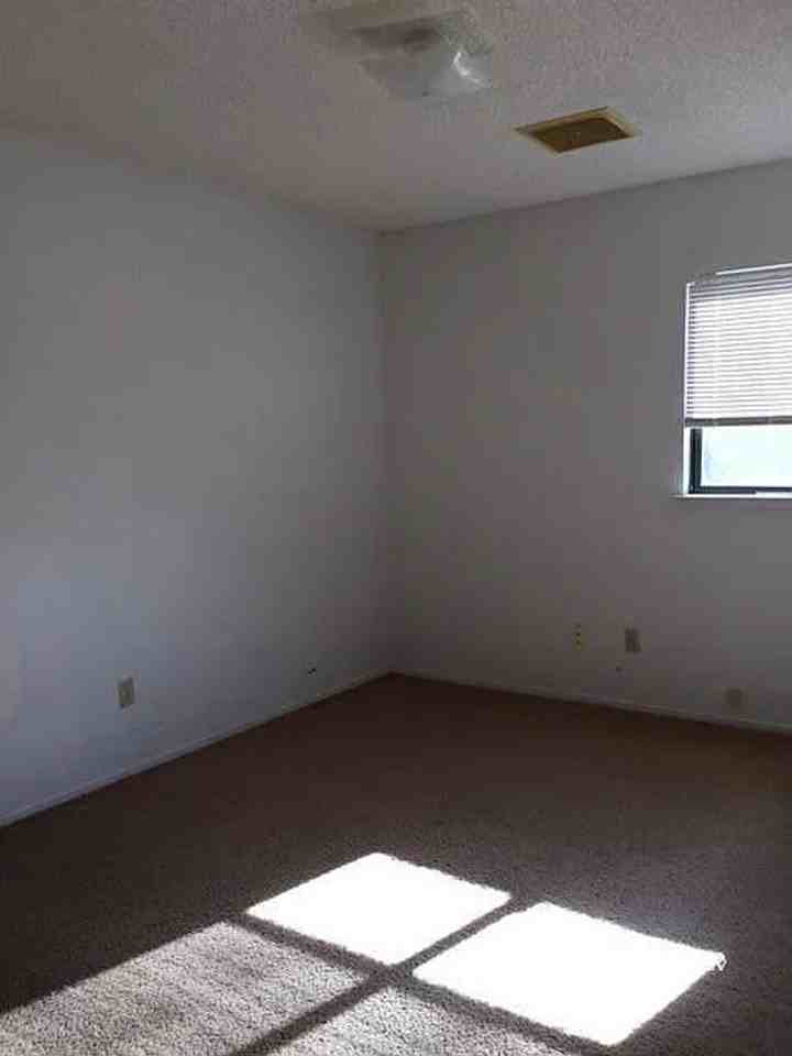 932 Kinnett Ave - Photo 6 of 10