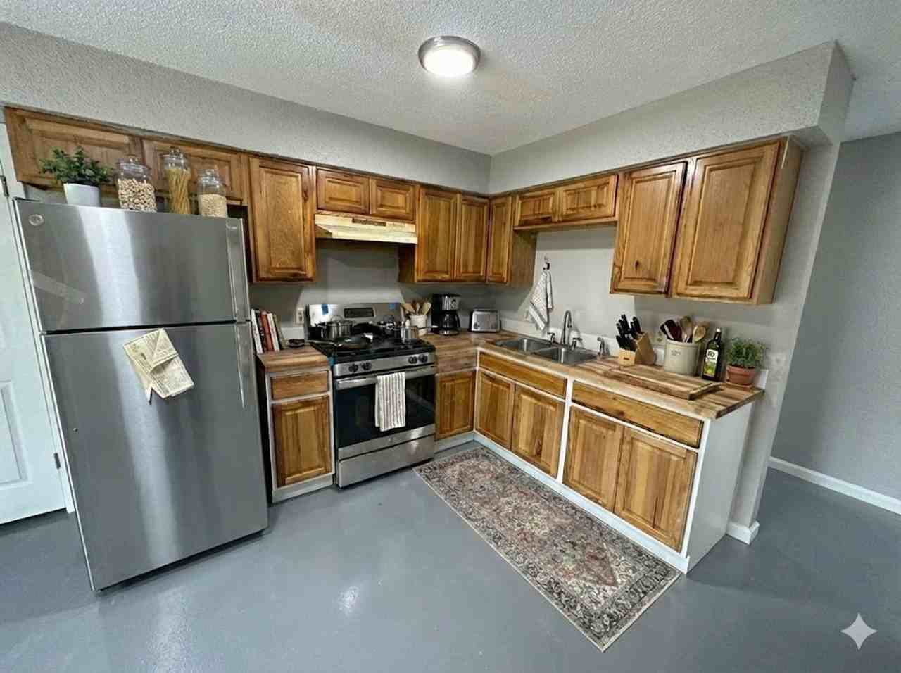 7106 Townsborough Dr - Photo 3 of 5