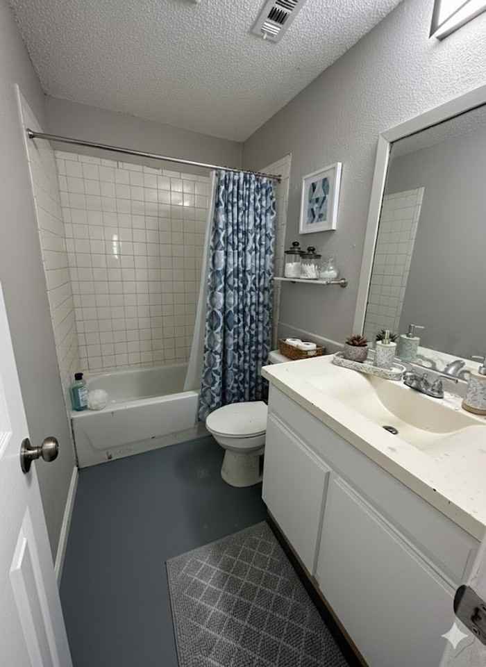 7106 Townsborough Dr - Photo 4 of 5