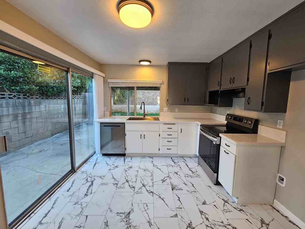 18615 Fieldbrook St - Photo 2 of 12