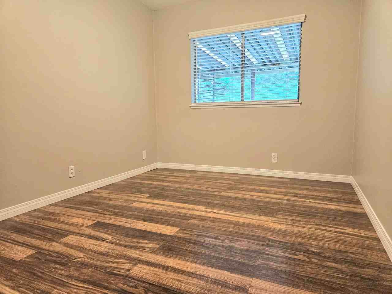 18615 Fieldbrook St - Photo 7 of 12