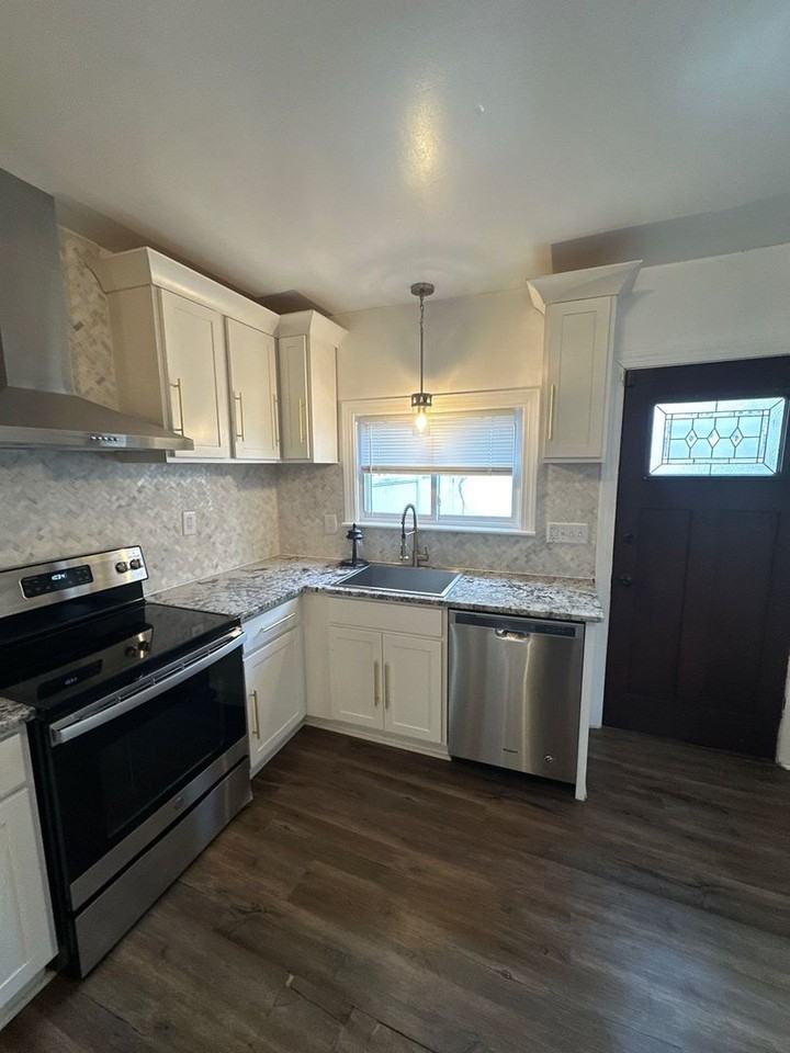 430 Hamilton St - Photo 2 of 10