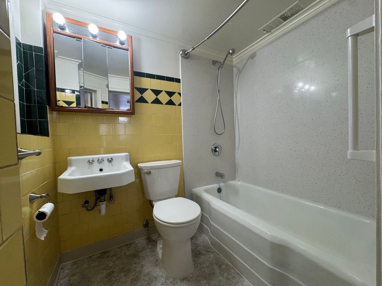 1301 6th St - Photo 5 of 10