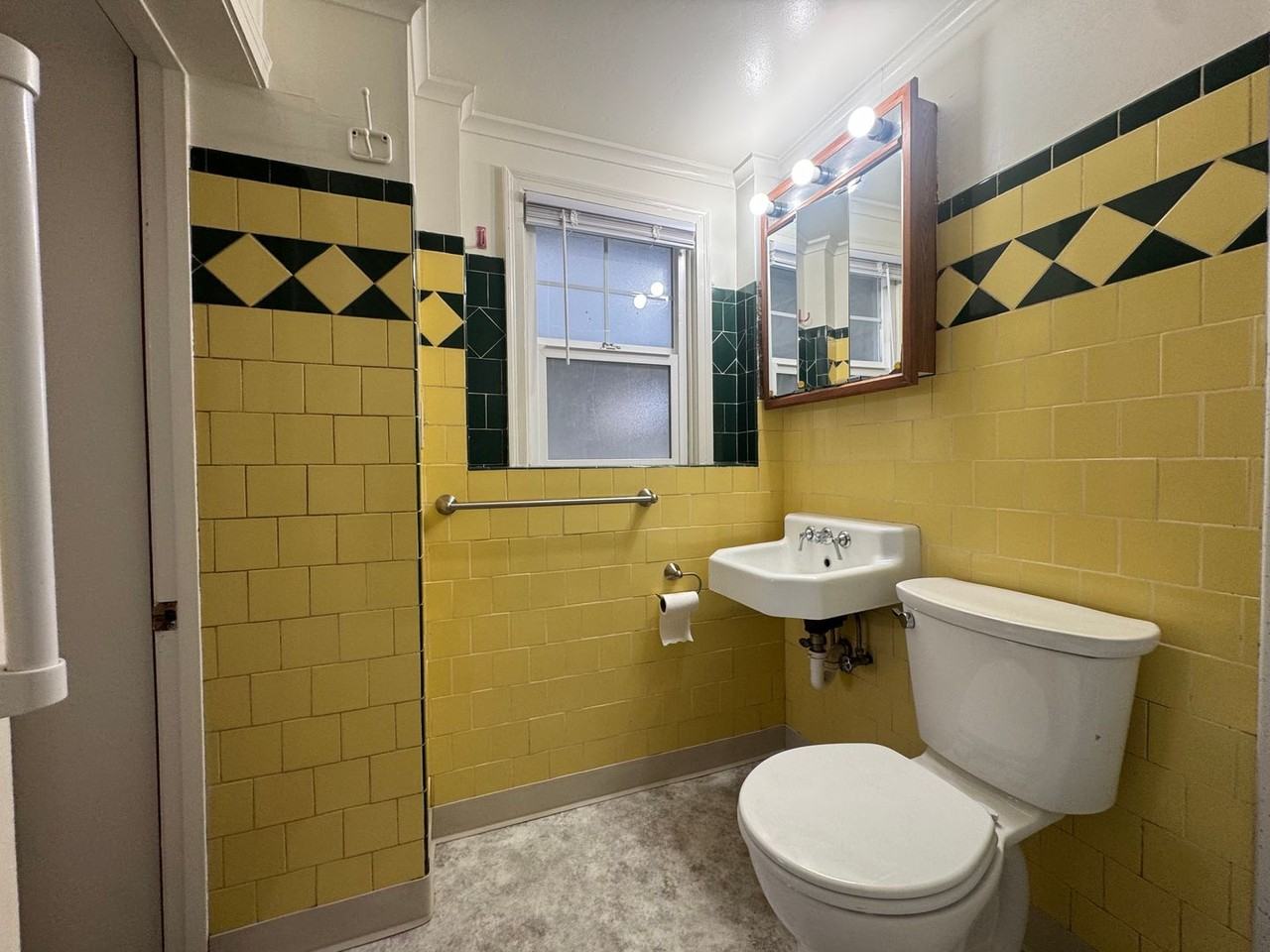 1301 6th St - Photo 6 of 10