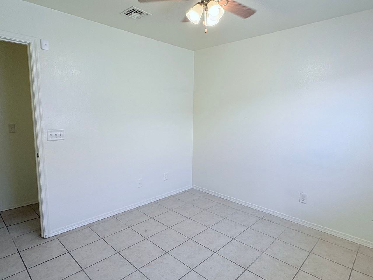 2800 W Simplicity Dr - Photo 5 of 25