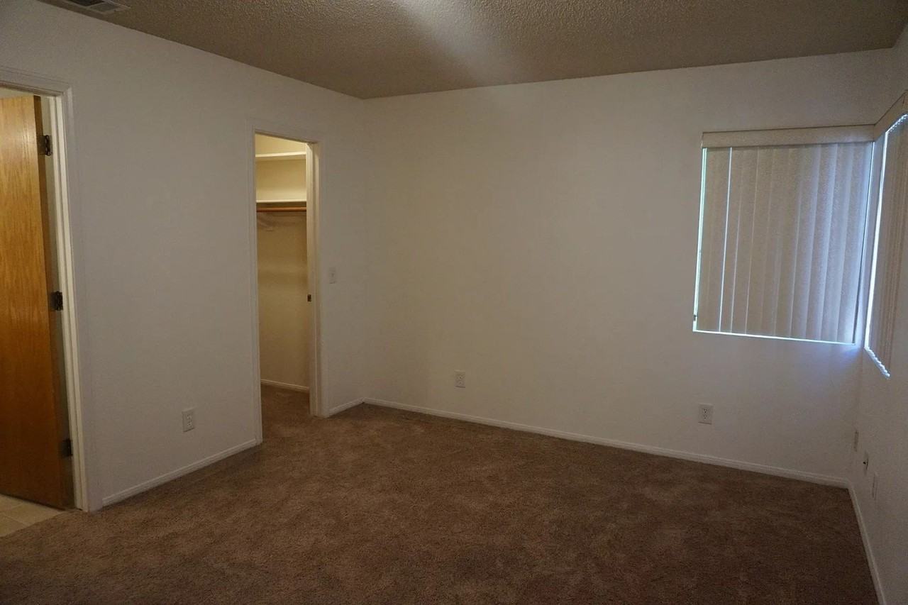 424 Reposo St - Photo 4 of 10