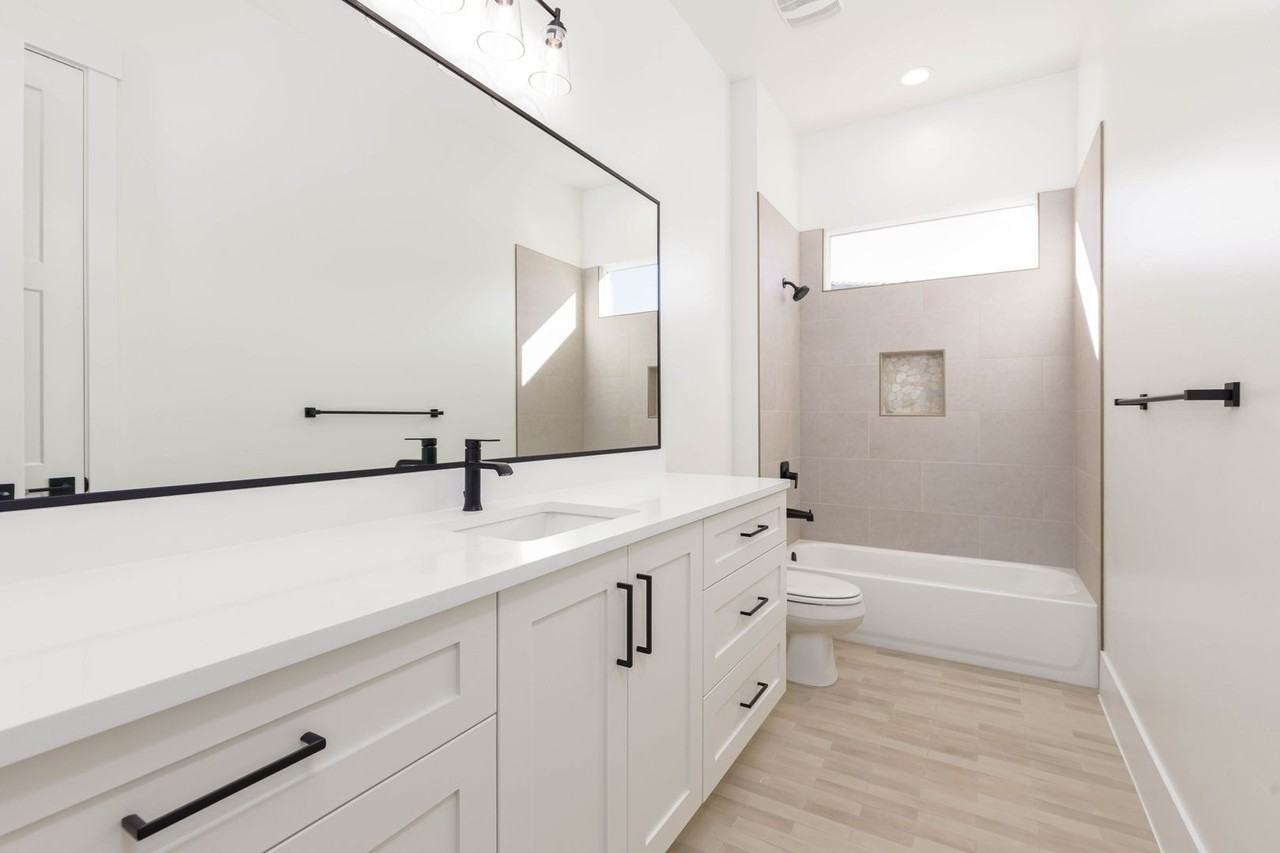 5245 W 1930 S - Photo 7 of 50